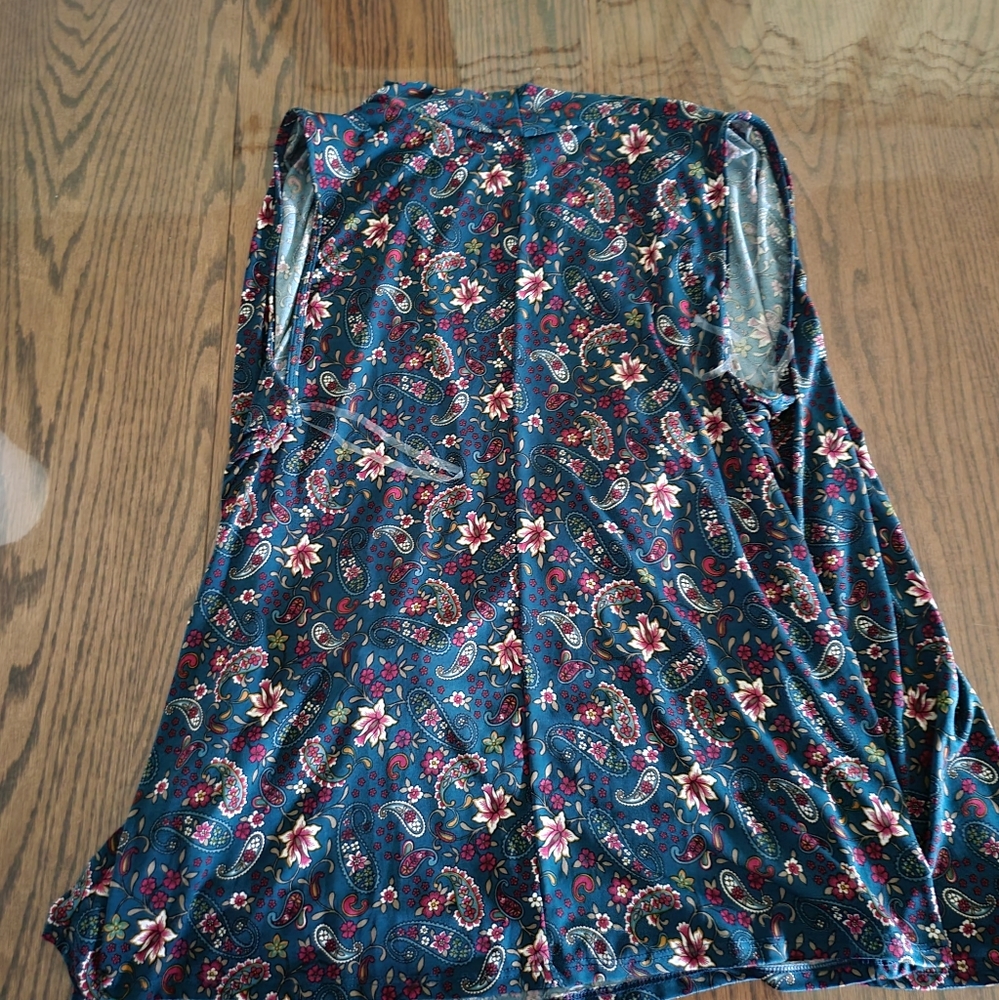 Plus Stretch Blouse - Picture 2 of 2